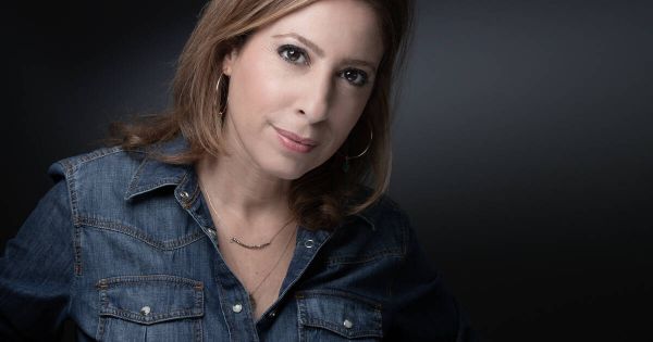 Léa Salamé, ou la puissance tardive dans un monde trop vieux, par Luc Le Vaillant