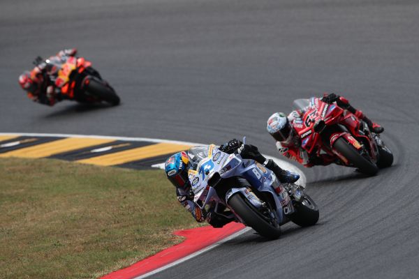 MotoGP Bagnaia a fait illusion quelques tours mais Marquez, sous les huées, était le plus fort !