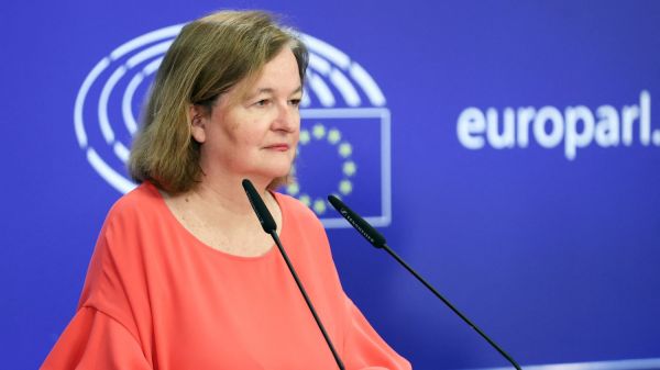 Frappes américaines en Iran : "On n'est pas dans la même situation qu'en Irak", estime l'eurodéputée Nathalie Loiseau
