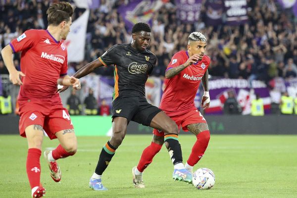 L'OM endort la Fiorentina pour Dodo