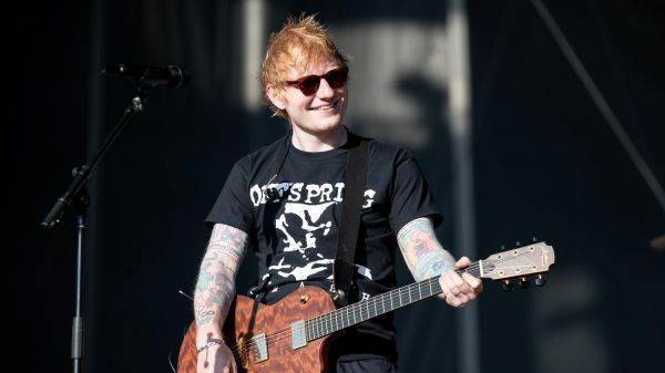 À Lille, les fans d'Ed Sheeran ont eu droit à un invité surprise pour son concert, Pierre Garnier