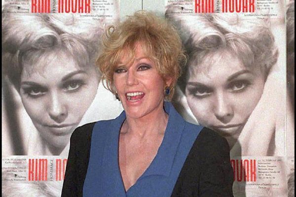 Kim Novak en 1997 : « Quand le patron de la Columbia m'a engagée, il m'a dit "Vous n'êtes qu'un morceau de viande dans une boucherie” »