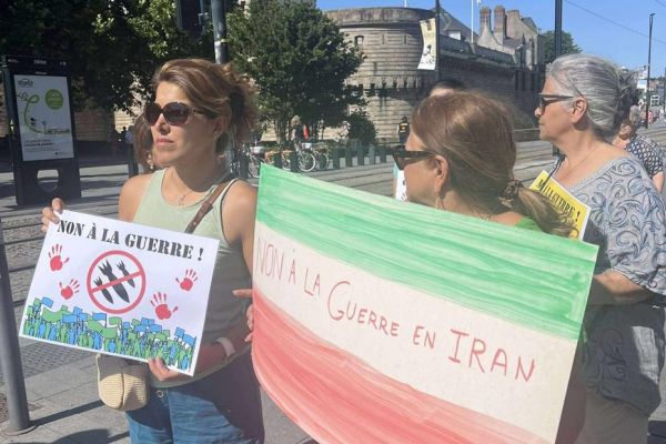 "On veut que la guerre se termine le plus rapidement possible", des franco-iraniens se mobilisent à Nantes
