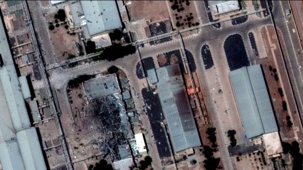 Guerre Israël-Iran : des frappes américaines ciblent des sites nucléaires de l'Iran