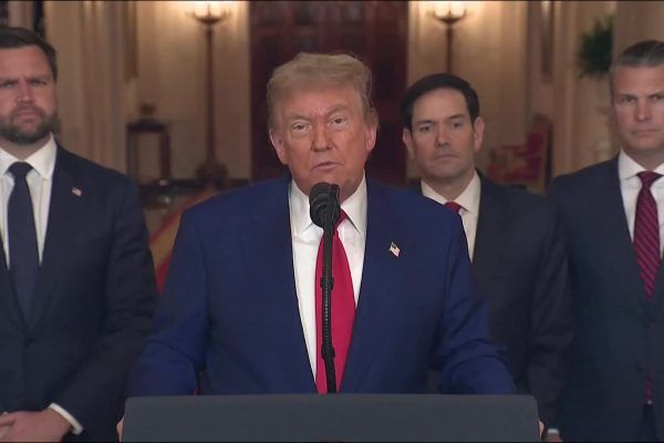 Trump ou le mépris du droit constitutionnel et international : « L’heure de la paix (sioniste) est venue… sinon il y aura d’autres attaques ! »