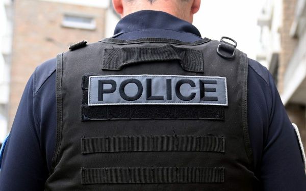 Contrôles d'identité en hausse et discriminations persistantes : le Défenseur des droits craint « une escalade des tensions » avec la police