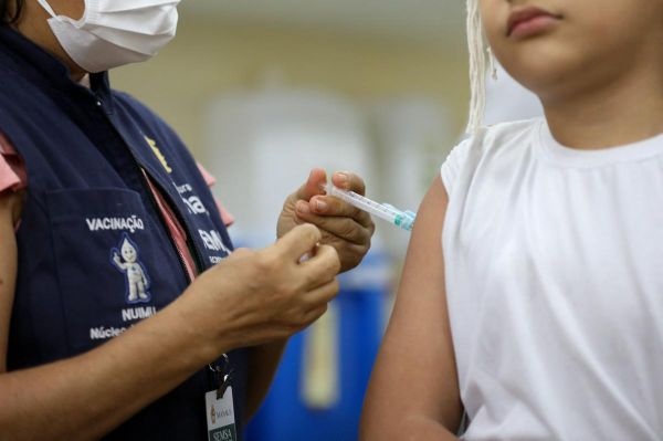 La vaccination infantile en recul mondial : une étude alerte sur les risques pour des millions d'enfants