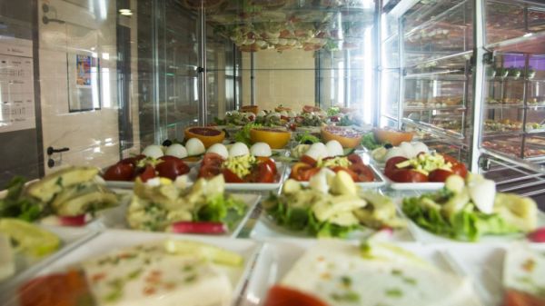 Substitution des plastiques et réemploi en restauration collective : un guide pour accompagner les gestionnaires