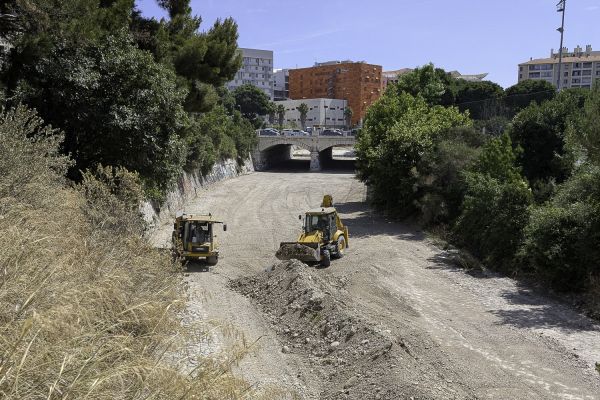 Opération curage pour le lit de l’Huveaune : 1 000 tonnes de dépôts déblayés