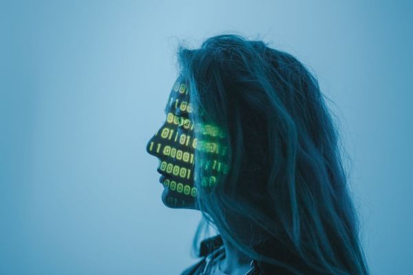 Fraude numérique : +700 % de deepfakes en France en un an