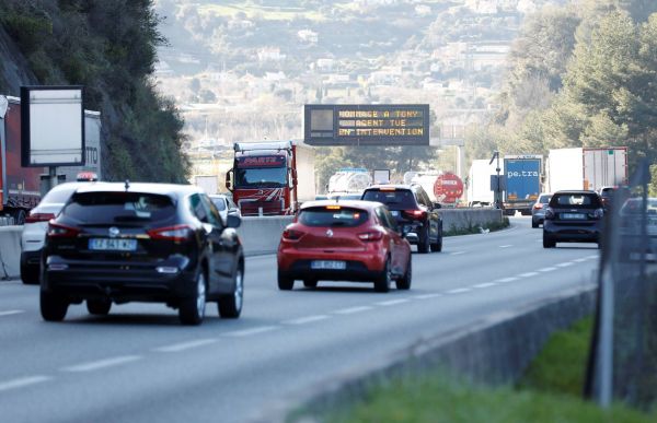 Vers une grève cet été chez Escota qui gère l'autoroute A8? Les syndicats dénoncent des suppressions de postes et une précarisation