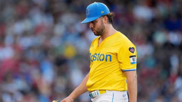 Un accident garde Crawford à l'écart; Bregman patiente