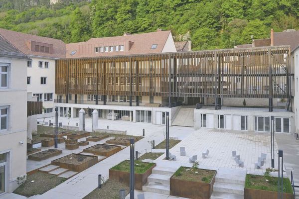 Jura : le lycée de Poligny relie les siècles