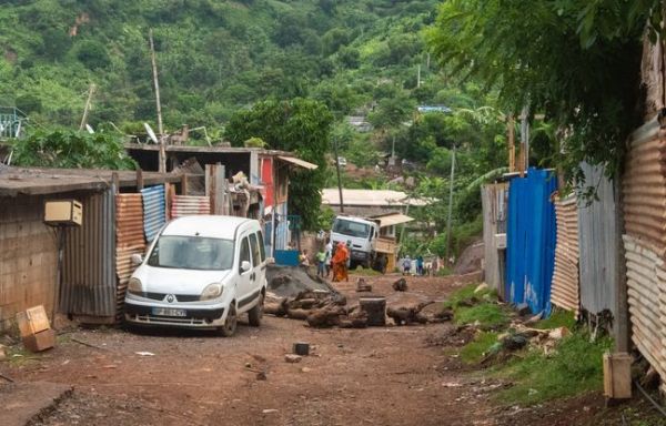 Les députés votent des mesures radicales pour se débarrasser des bidonvilles de Mayotte