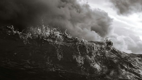 La mer du Nord et ses immenses vagues fascinent sur les réseaux sociaux, mais pourquoi est-elle si violente?