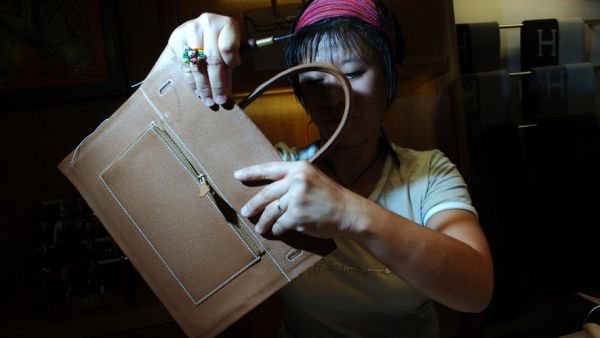 Les sacs Chanel, Vuitton, Dior ou Hermès produits en Chine, vraiment ?