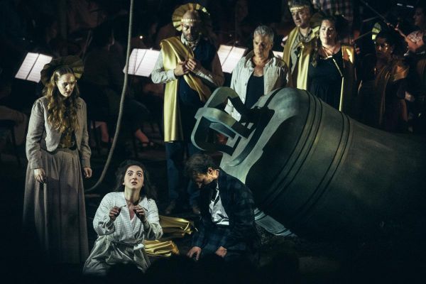 Au festival Pulsations, à Floirac, une "Passion grecque” novatrice et fédératrice dans une friche industrielle