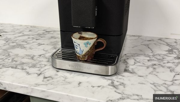 Actualité : Soldes / Bon plan – La machine à café automatique avec broyeur KitchenAid KF6 5KES8556 "5 étoiles" à 1 199,99 € (-20%)