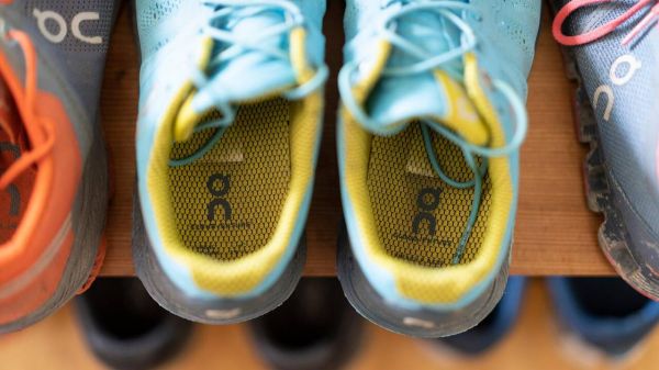 Le Ministère public zurichois classe la plainte contre les chaussures On