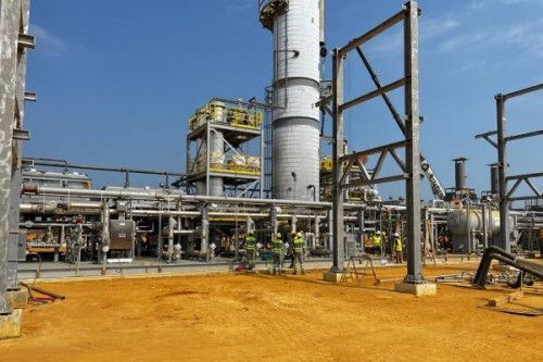Hydrocarbures : la SNH prépare une raffinerie de 30 000 barils/jour sur 250 hectares à Kribi, opérationnelle en 2028