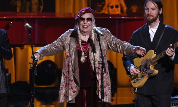 Joni Mitchell revisite ses explorations jazz dans une nouvelle collection