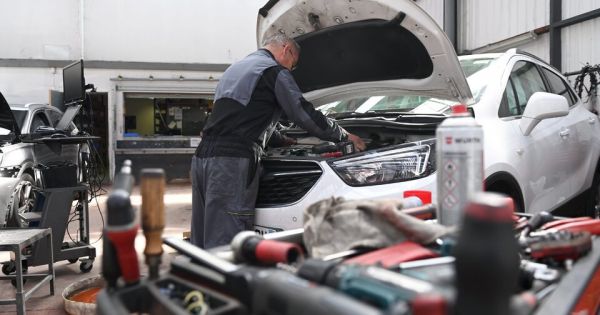 Posséder une voiture coûte près de 6 000 € par an