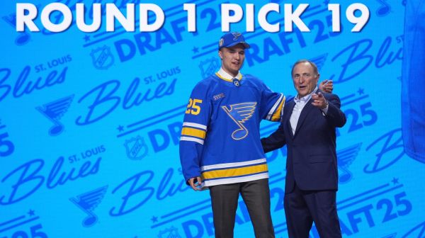 Justin Carbonneau avec les Blues