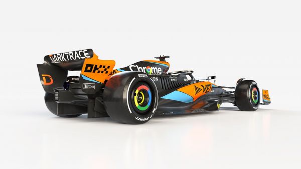 Vidéo. Brad Pitt a piloté une (vraie) F1 avec Mclaren, la boucle est bouclée !