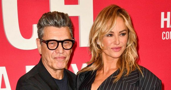 Adriana Karembeu dévoile un portrait de sa famille recomposée avec Marc Lavoine et leurs enfants