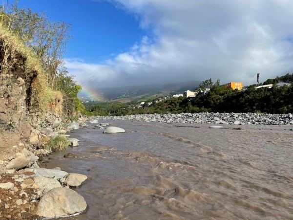 Rivière des pluies : une épée de Damoclès pèse sur les riverains