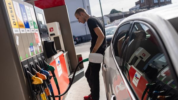 Qu'est-ce que le shimming, cette redoutable arnaque qui vole votre argent dans les stations-service?