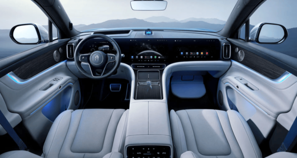 Véhicules électriques autonomes : comment BYD et Huawei surpassent Tesla en Chine