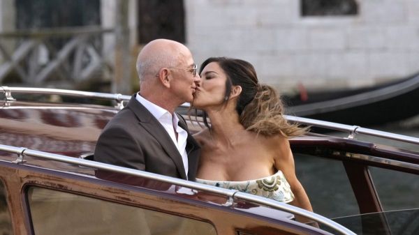 Jeff Bezos et Lauren Sánchez se disent "oui" : photos et détails du mariage à Venise