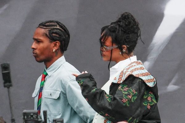 Rihanna et son sosie, Robert Pattinson, Béatrice Borromeo enceinte... Les stars se bousculent au défilé Dior