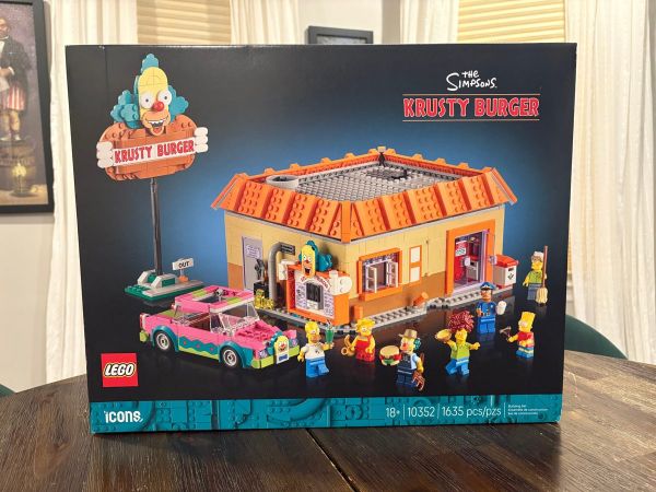 Construction du set LEGO The Simpsons: Krusty Burger en images