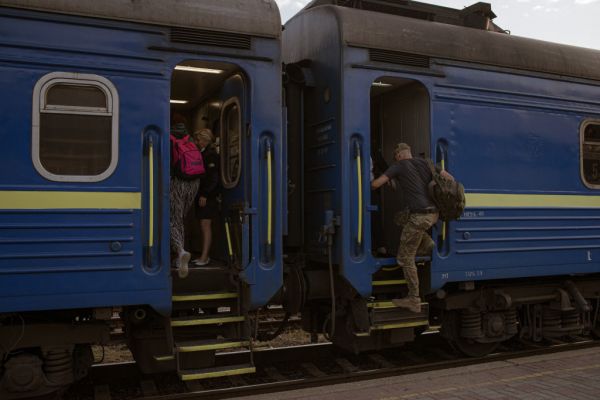 Le Royaume-Uni refuse l'asile aux réfugiés ukrainiens en raison de l'existence de zones «sûres» en Ukraine