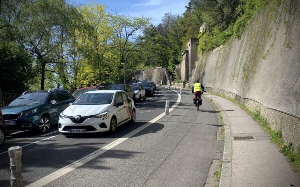 Chemin neuf et avenue Rockefeller : la Métropole de Lyon maintient ses expérimentations (presque) en l'état