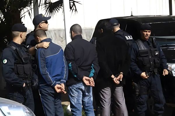 Un certificat de vie pour une morte : 5 ans de prison requis contre un fonctionnaire à Aïn Benian