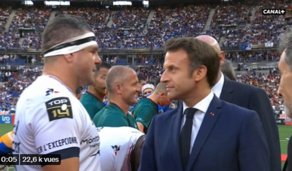 Pour la première fois, Macron ne saluera pas les finalistes du Top 14 sur la pelouse !