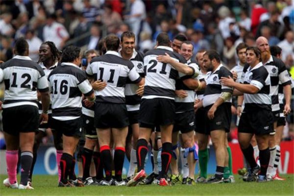 Les Barbarians humiliés : Melvyn Jaminet marque le seul essai !
