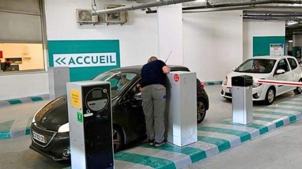 5000€ pour 2H de Parking : la Mère de Famille Trop Pressée n'a pas Vérifié le Montant Payé à la Sortie du Parking.