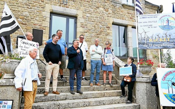 À Erdeven, les opposants aux éoliennes flottantes du Sud-Bretagne ont fait entendre leurs voix
