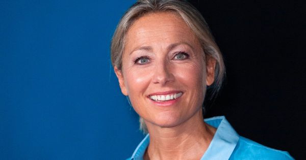 Pour son dernier JT, Anne-Sophie Lapix rend hommage à sa famille et adresse un message à Léa Salamé