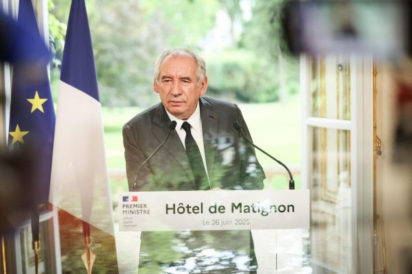 Retraites : François Bayrou de plus en plus fragilisé dans son exercice d'équilibrisme