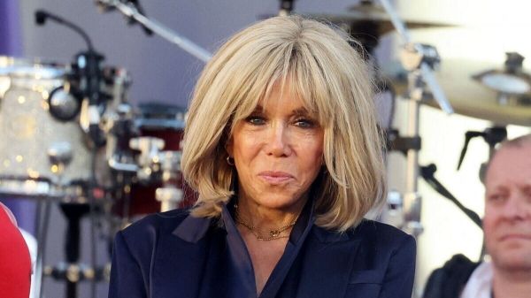 Brigitte Macron balance sur cette habitude en privé avec Emmanuel : "Chaque soir, on..."