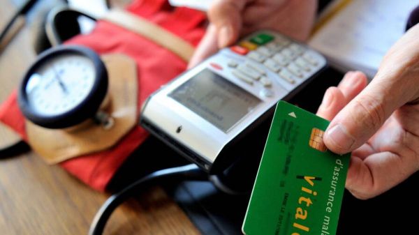 « Ils ont de l'expérience » : ces médecins « grands-pères » qui redonnent foi aux patients
