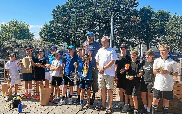 Soleil et bonne ambiance à Beg-Meil : l'Open Terre et Mer a commencé à Fouesnant