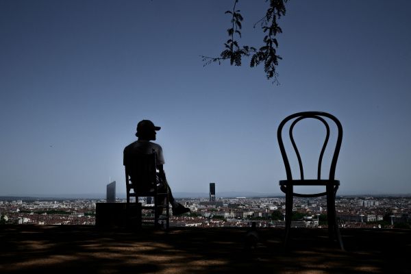 La canicule s'intensifie, la quasi-totalité de la France assommée par la chaleur