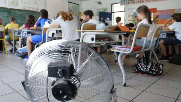 Malaises, maux de tête, jusqu'à 39°C dans des classes... avec la canicule, écoliers et enseignants surchauffent à Aubagne