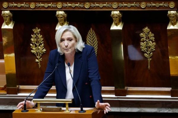 Rassemblement national : Marine Le Pen appelle ses troupes à se préparer à tout, y compris à une nouvelle dissolution